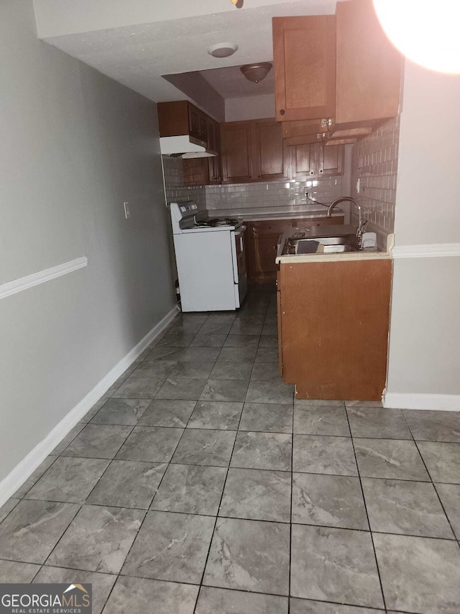 5945 Sutcliff Square, Lithonia, GA 30058 - photo 3