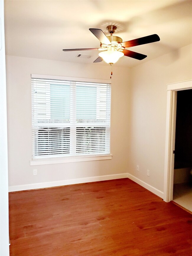 716 Link Rd, Houston, TX 77009 - photo 2