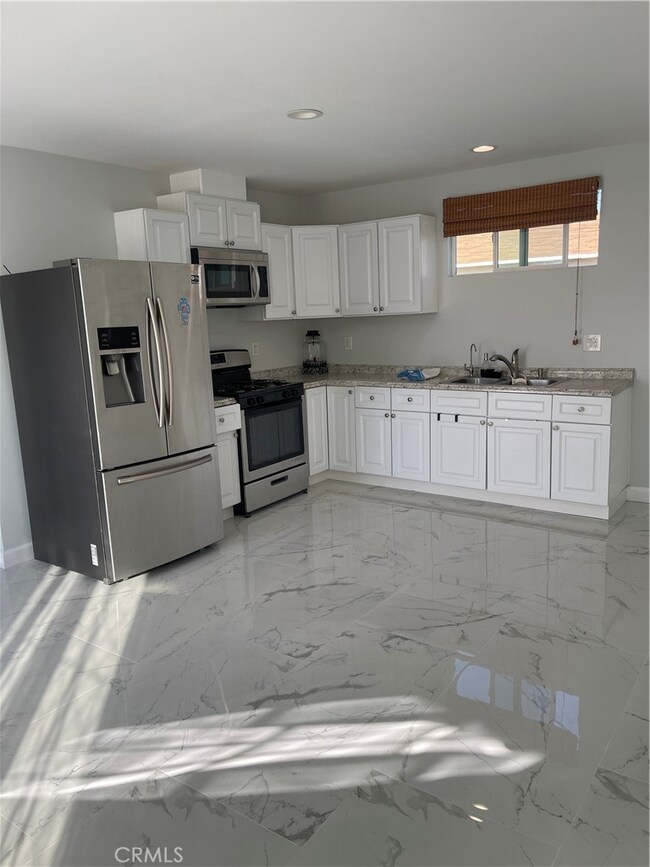 10310 Montgomery Ave, Los Angeles, CA 91344 - photo 3