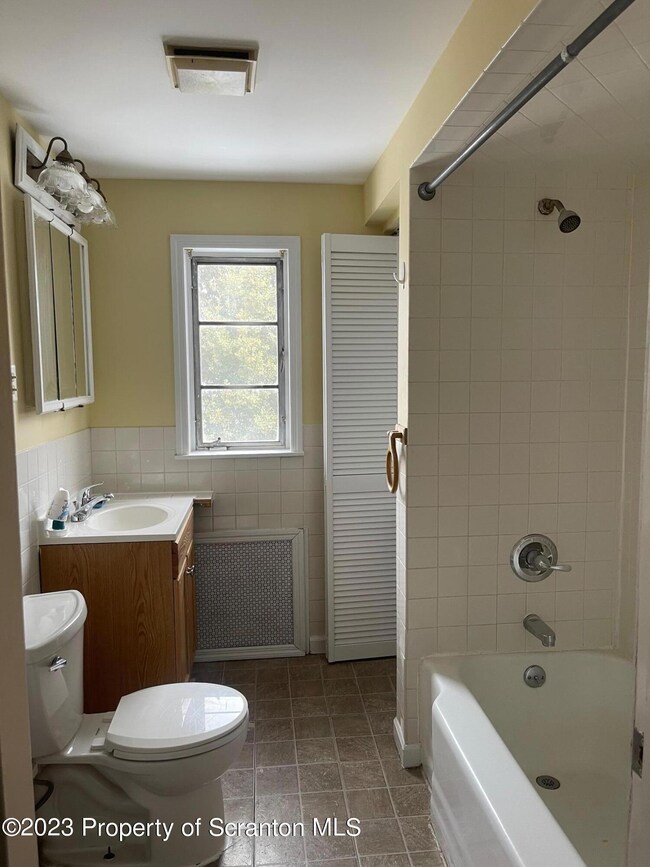 1308 Oram St unit 1310, Scranton, PA 18504 - photo 5