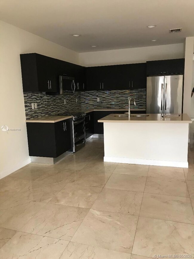 7026 NW 103rd Path, Doral, FL 33178 - photo 2