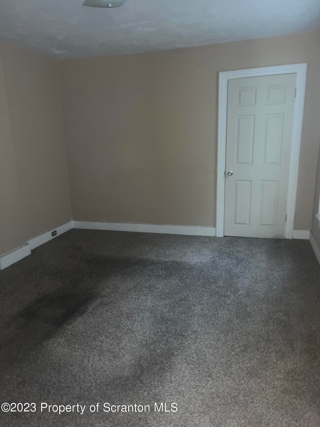 115-117 S Sumner Ave, Scranton, PA 18504 - photo 2