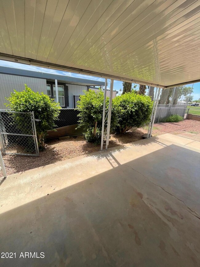 7465 E Inverness Ave, Mesa, AZ 85209 - photo 5