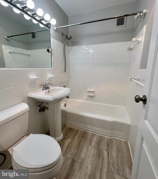 3601 5th St S unit 202, Arlington, VA 22204 - photo 3