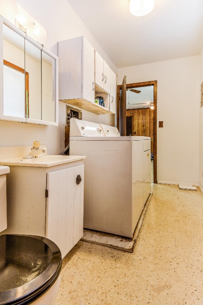 Half bath/laundry