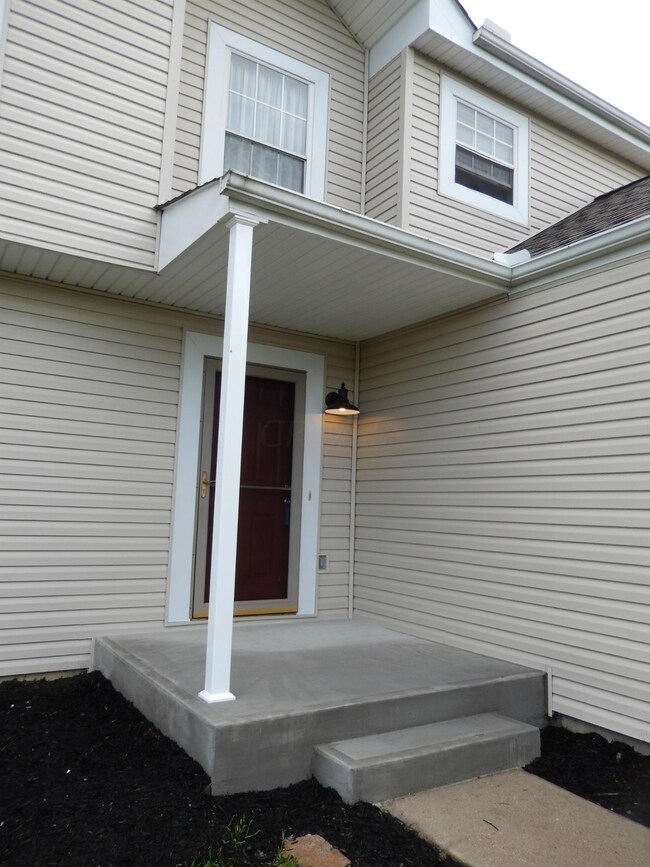 2048 Great Brook Dr, Columbus, OH 43223 - photo 3