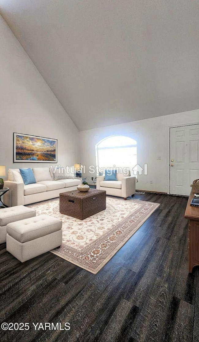 521-105 - Living Room - Standard