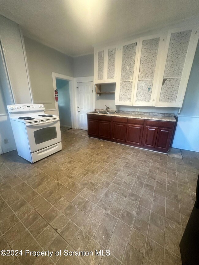 813 Pittston Ave unit 1L, Scranton, PA 18505 - photo 5