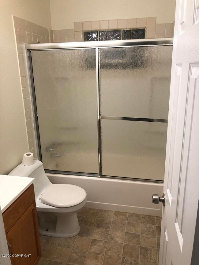 930 W 27th Ave unit 3, Anchorage, AK 99503 - photo 2