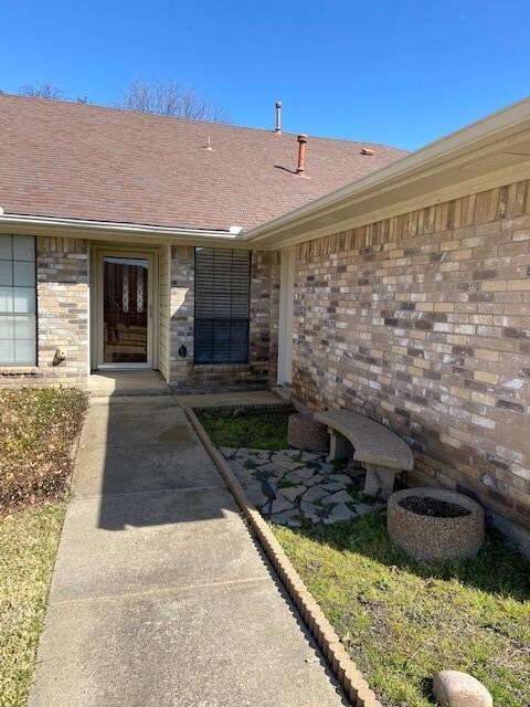 413 Sunnybrook Ct, Bedford, TX 76021 - photo 2