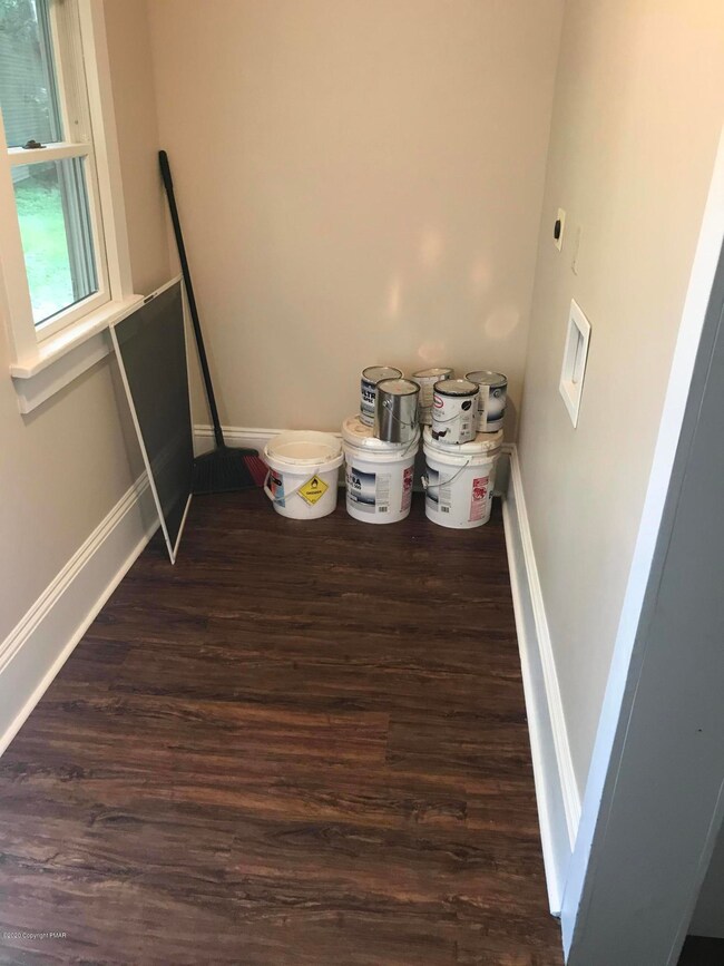 507 N 5th St, Stroudsburg, PA 18360 - photo 6