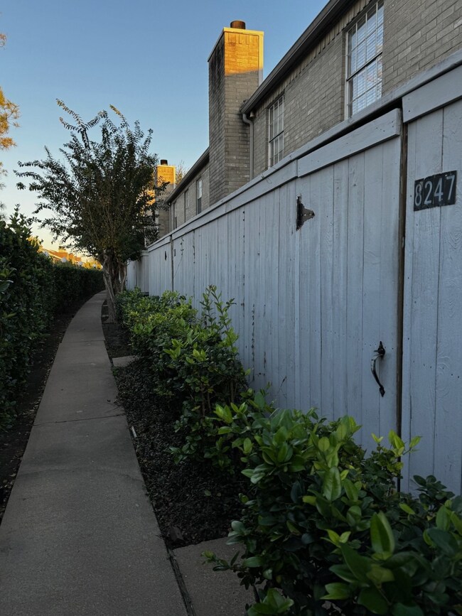 8247 Creekbend Dr unit 8247, Houston, TX 77071 - photo 4