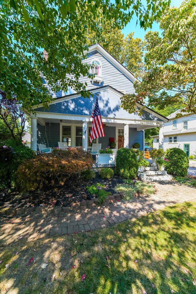 462 E Dunedin Rd, Columbus, OH 43214 - photo 2