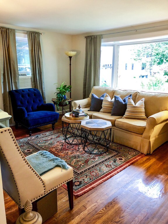 8 Huntington Ave, Plainville, MA 02762 - photo 5