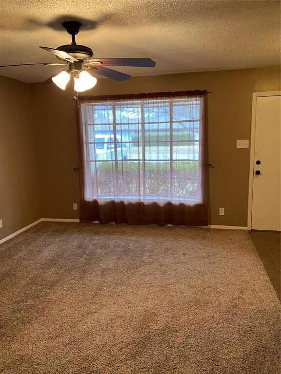 1107 Rosedale Dr, Gainesville, TX 76240 - photo 2