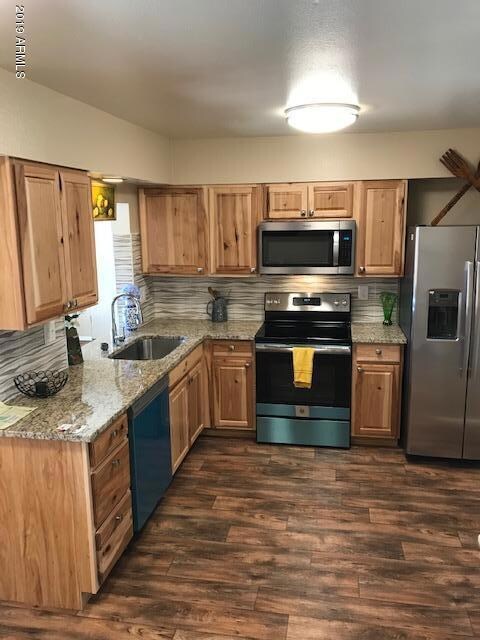 14046 N Newcastle Dr, Sun City, AZ 85351 - photo 4