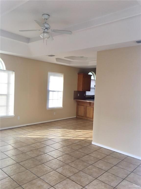 812 N Cross Ln unit 2, Edinburg, TX 78541 - photo 5