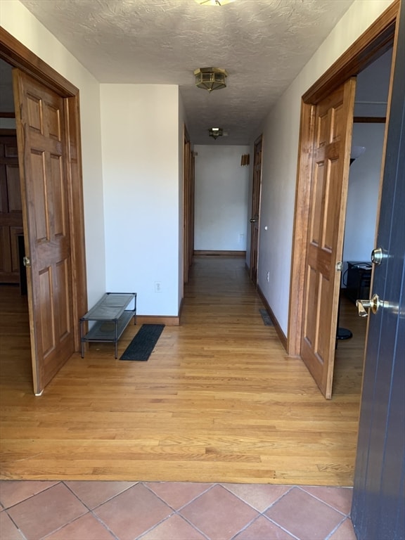 2 Canterbury Place, Framingham, MA 01702 - photo 3