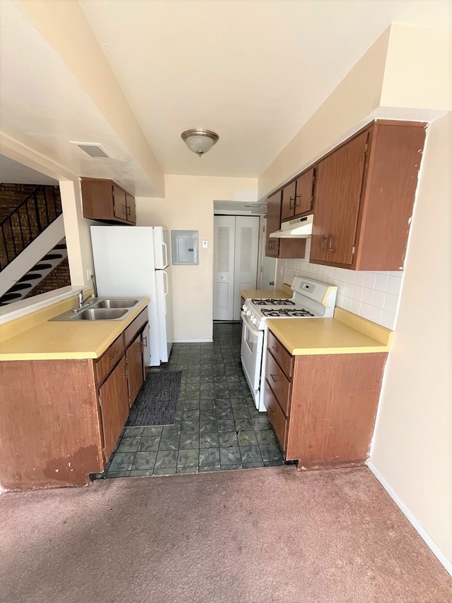 334 Joan Ct unit B, Bartlett, IL 60103 - photo 6