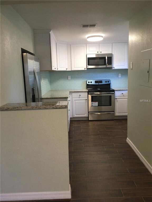 101 Lake Ave NE unit 120, Largo, FL 33771 - photo 6