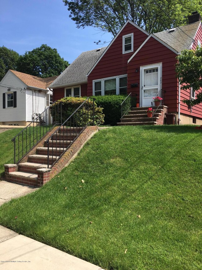 202 Kemball Ave, Staten Island, NY 10314 - photo 2