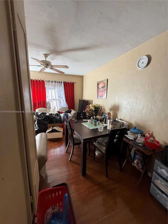 551 NE 133rd St, North Miami, FL 33161 - photo 4