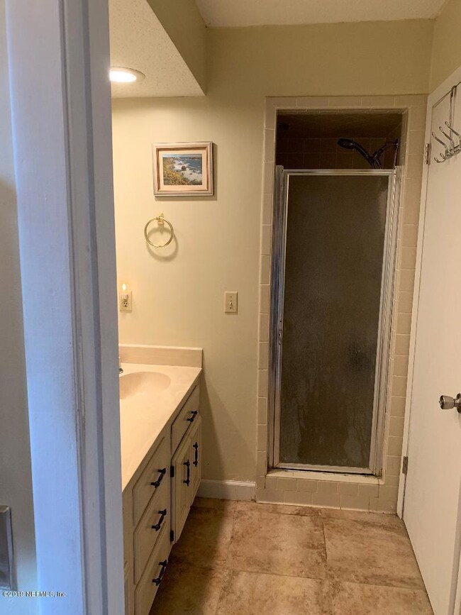 1723 Park Terrace East-Master Bath