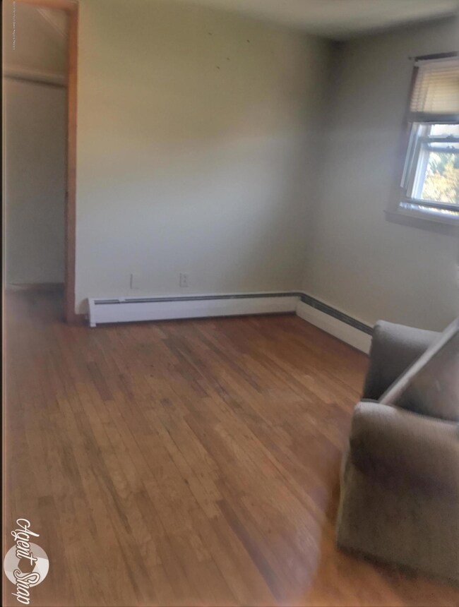bedroom 2nd floor