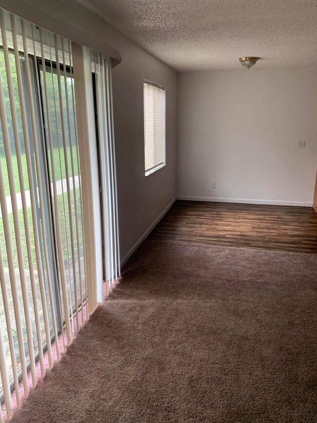 living/dining area