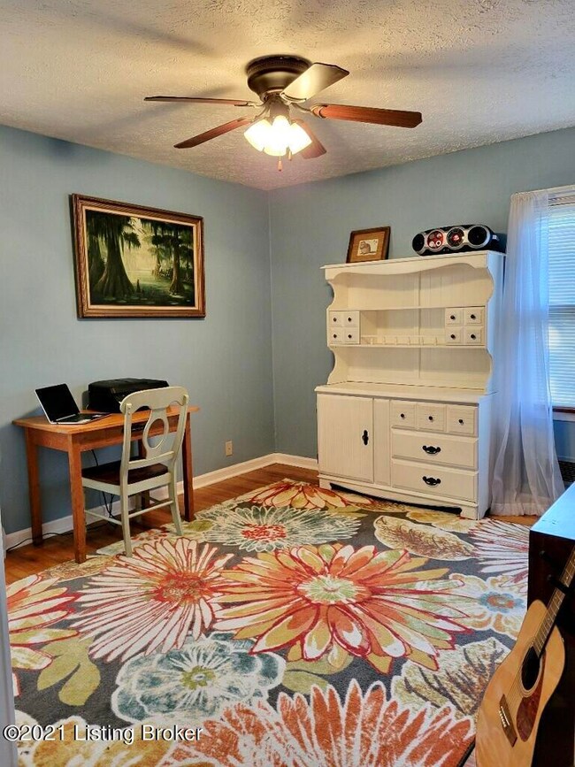 8006 Sherry Lynn Ct, Louisville, KY 40228 - photo 4