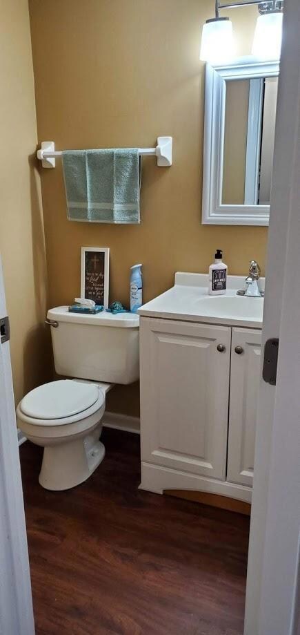 2377 Edmonton Rd half bath