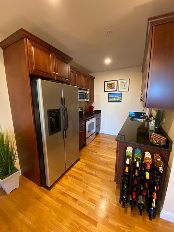 100 Fellsway W unit 206, Somerville, MA 02145 - photo 3