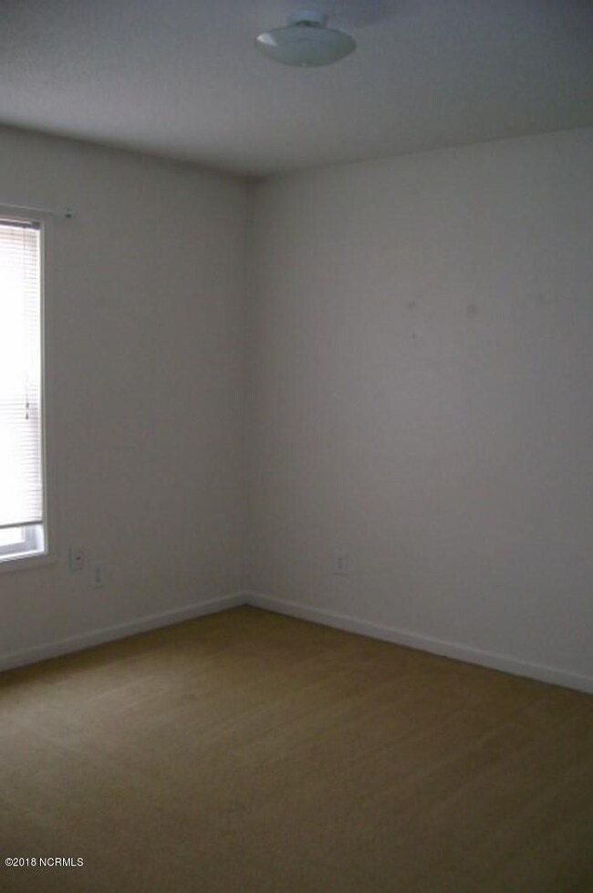 243b Lakewood Dr, Jacksonville, NC 28546 - photo 5