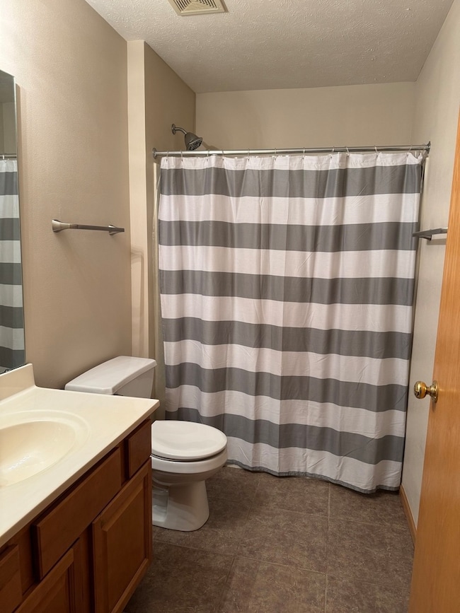 unlisted-address, Sycamore, IL 60178 - photo 7