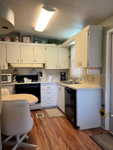 Eat-in Area of Kitchen