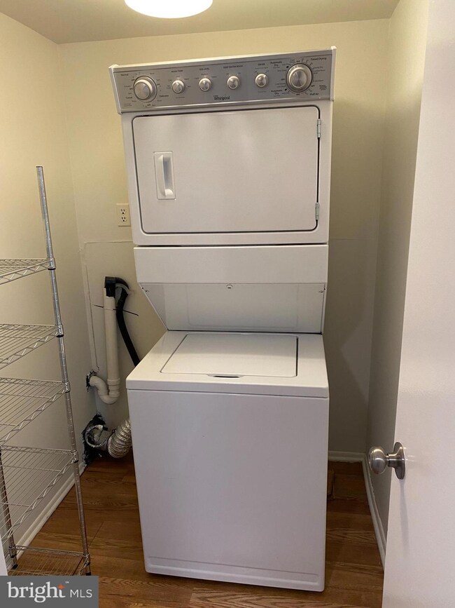 15022 Haslemere Ct, Silver Spring, MD 20906 - photo 4