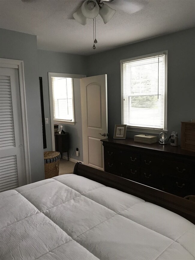 84 Cox St, Nashua, NH 03064 - photo 7