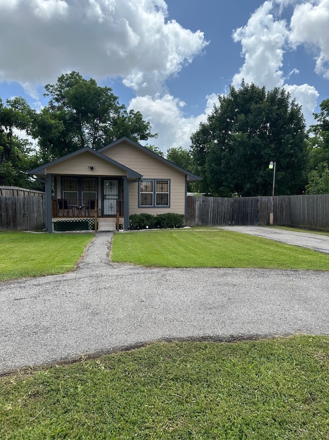 front of home w/circular driveway