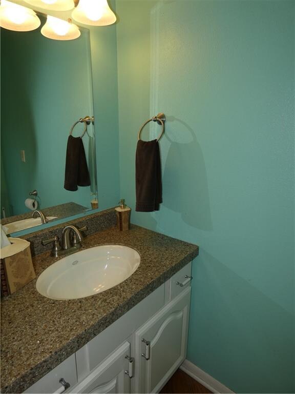 1/2 Guest Bathroom on the main level