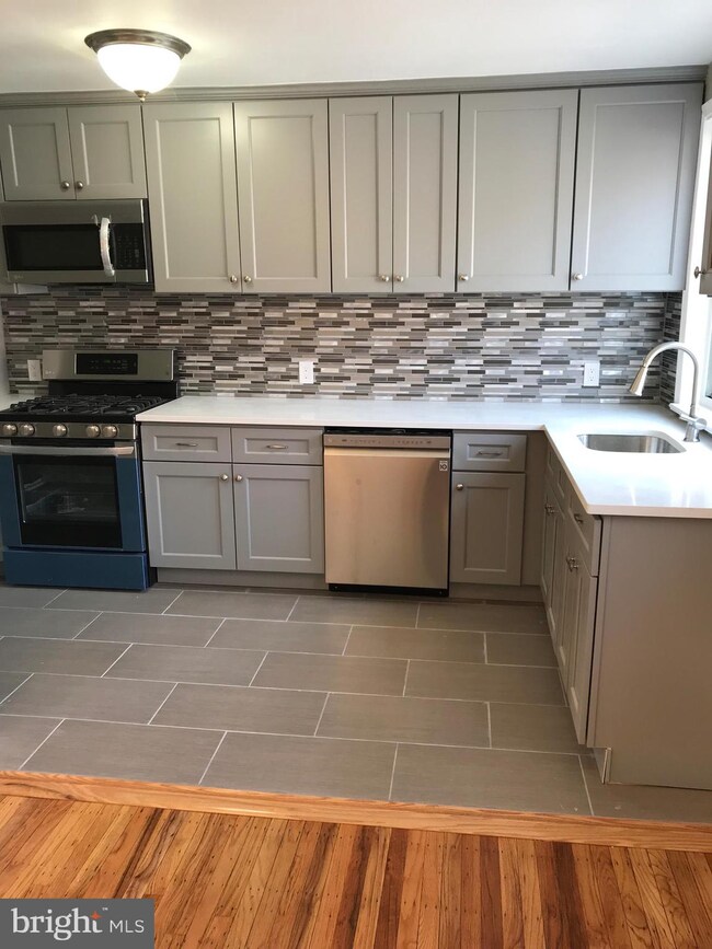 8655 Fayette St, Philadelphia, PA 19150 - photo 5