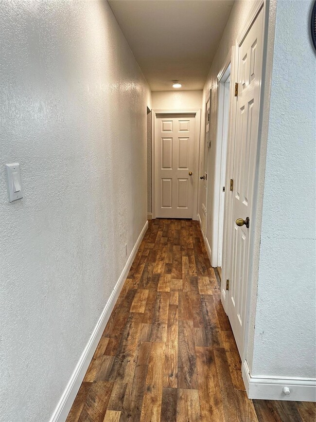 1430 Gribble St, Gainesville, TX 76240 - photo 5