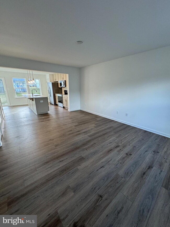 21 Scrub Pine Ct, Bunker Hill, WV 25413 - photo 4