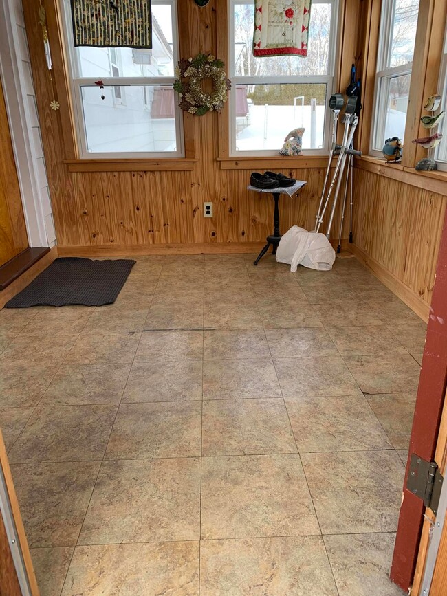 43 Michigan St, Millinocket, ME 04462 - photo 5