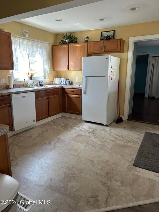 5 6th St, Corinth, NY 12822 - photo 6