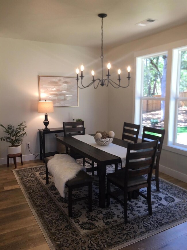 515 S Loop Rd, Jacksonville, OR 97530 - photo 7