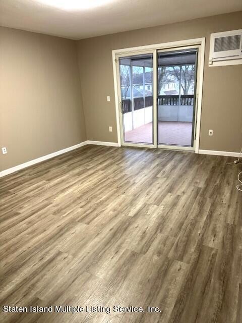 5400 Amboy Rd unit Flr 1, Staten Island, NY 10312 - photo 6