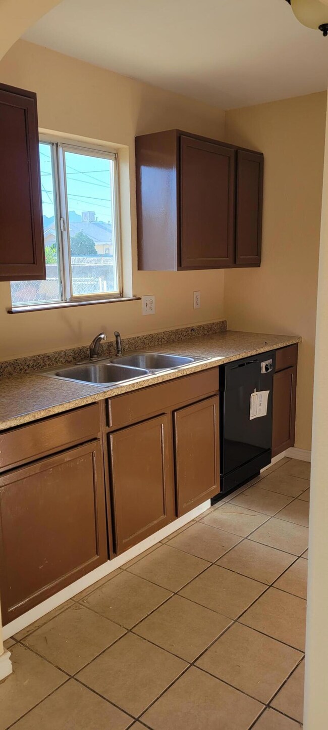 5629 Manila Dr, El Paso, TX 79924 - photo 6