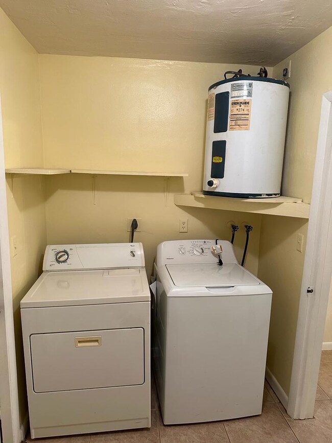 7427 NW 76th Ct, Tamarac, FL 33321 - photo 4