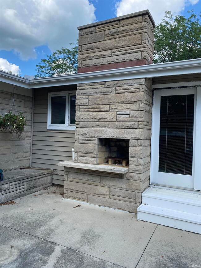 221 W Jackson St, Monroe, IN 46772 - photo 4