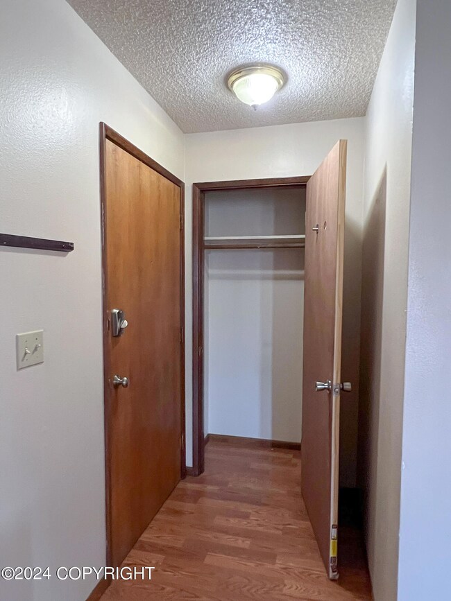 8607 Corbin Dr unit 2, Anchorage, AK 99507 - photo 5